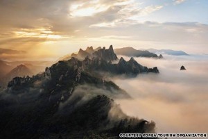 Gongryong Ridge, Seorak Mountain (설악산 신선대 공룡능선)