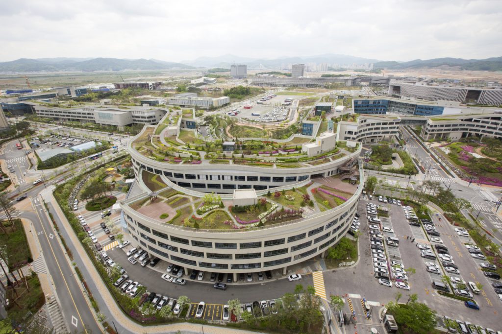 Grădina suspendată a complexului guvernamental din orașul Sejong