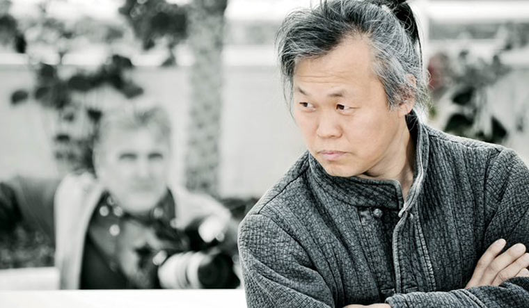 Kim Ki-duk, marele regizor de fim sud-coreean, a încetat din viață la vârsta de 59 de ani, ca urmare a complicațiilor asociate COVID-19