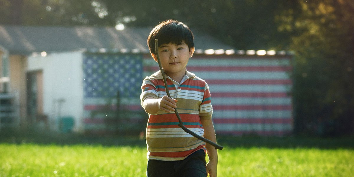 „Minari” a câștigăt premiul pentru Cel mai bun film într-o limbă străină la cea de-a 26-a ediție a Critics Choice Awards. Alan Kim a acceptat cu lacrimi în ochi premiul pentru Cel mai bun actor tânăr