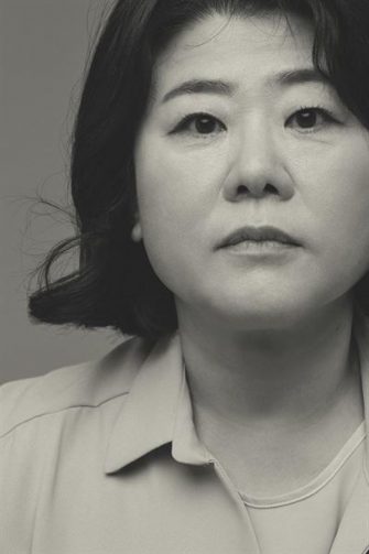 Starul din „Parasite” Lee Jeong-eun va juca în noua serie produsă de Netflix