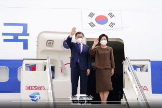 Prima doamnă Kim Jung-sook susține misiunile diplomatice ale președintelui sud-coreean