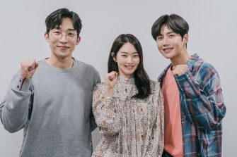 Shin Min Ah, Kim Seon Ho și Lee Sang Yi testează chimia dintre ei la prima lectură a scenariului dramei “Seashore Village ChaChaCha”