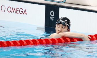 Tânărul înotător sud-coreean Hwang Sun-woo bate recordul la 100m liber