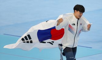 Patinatorul de viteză Kim Min-seok aduce Coreei prima medalie de la Beijing!