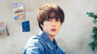 Seokjin, din BTS, se recuperează după o operație suferită la deget