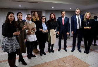 Sărbătoare la Ambasada României din Coreea de Sud, în prezența membrilor comunității de români și a unei delegații de la București. Vizită-surpriză