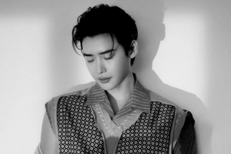 <strong>Lee Jong Suk vorbește deschis despre perioada turbulentă din trecutul său, despre aprecierea profundă pentru IU și multe altele</strong>