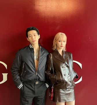 IU și Jay Park sunt în centrul atenției prin prezența lor fascinantă la prezentarea de modă Gucci toamnă/iarnă 2024