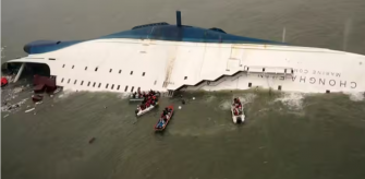 10 ani de la nafragiul feribotului Sewol. Peste 150 de persoane și-au pierdut atunci viața: victimele erau elevi de liceu aflaţi într-o excursie şcolară