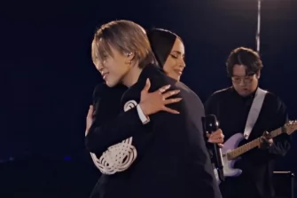 Jimin de la BTS și Sofia Carson interpretează împreună “Slow Dance” într-un clip live special