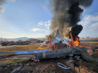 Tragedie aviatică majoră în Coreea de Sud. Un avion cu 181 pasageri la bord s-a prăbușit pe un aeroport din sud-vestul țării. Doar două persoane au supraviețuit