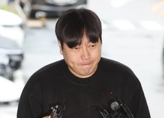 Lee Jin Ho, care a împrumutat 100 de milioane de KRW (aproximativ 70 622 de dolari) de la Jimin de la BTS pentru jocuri de noroc ilegale, în sfârșit urmărit penal