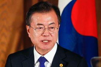 Foștii președinți sud-coreeni Moon Jae-in și Yoon Suk Yeol, în vizorul Justiției. Faptele grave de care sunt acuzați