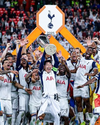 Son Heung-min ridică trofeul Europa League și Spurs câștigă primul trofeu major în 17 ani