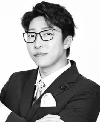 YouTuberul Great Library a fost găsit mort în casa sa