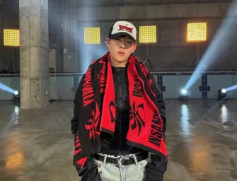 Jooheon de la MONSTA X lansează un videoclip cu un vizual puternic pentru piesa „STING”