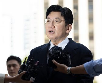 [BREAKING NEWS] Poliția solicită un mandat de arestare pentru Bang Si-hyuk, președintele HYBE