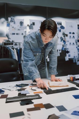 Jung Kook despre colaborarea sa cu Calvin Klein: „În cele din urmă, este un mesaj secret de apreciere pentru fanii mei” – interviu exclusiv pentru revista GQ