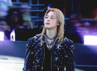 Jimin atrage toate privirile cu imaginea sa blondă în turneul mondial „ARIRANG”