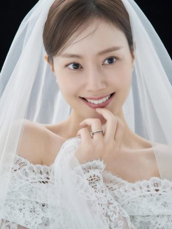 Moon Chae Won publică noi fotografii de la nuntă