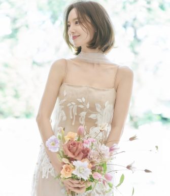 Moon Chae Won și-a emoționat fanii cu un mesaj despre căsătorie și fotografii spectaculoase