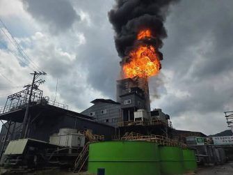 Incendiu devastator la o fabrică de materii prime din Cheonan: 3 persoane au murit, iar alte 2 au fost rănite