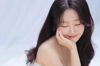 Yujeong, membră a trupei LABOUM, își anunță căsătoria printr-o scrisoare emoționantă