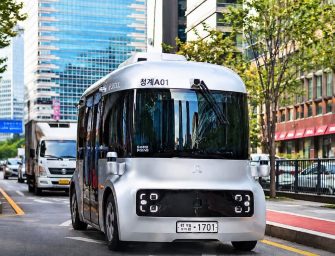 Seulul introduce un autobuz autonom de noapte. Cât costă călătoriile și după ce program circulă VIDEO